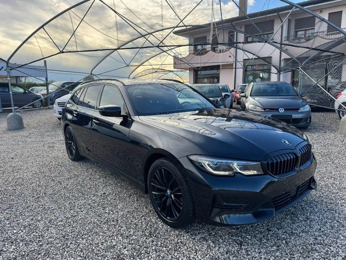 BMW 320 d xDrive Touring Sport Noir - 1