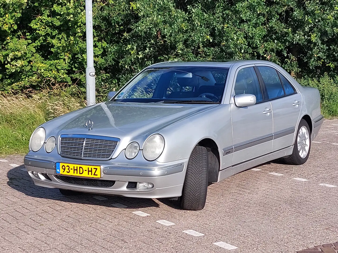 Mercedes-Benz E 240 E 240 Avantage Select Argintiu - 1