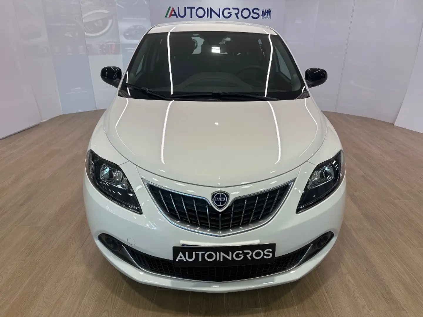 Lancia Ypsilon 1.0 FireFly Hybrid Silver Bianco - 1