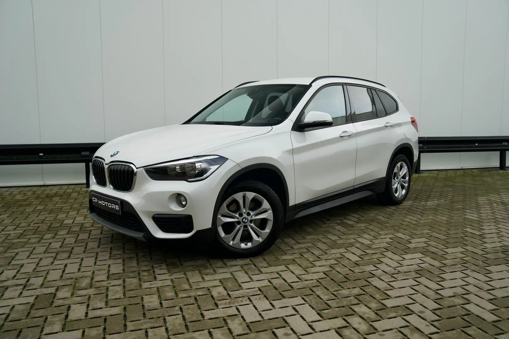 BMW X1 sDrive 18d | AUTOMAAT | CAMERA | AIRCO | NAVI Blanc - 1