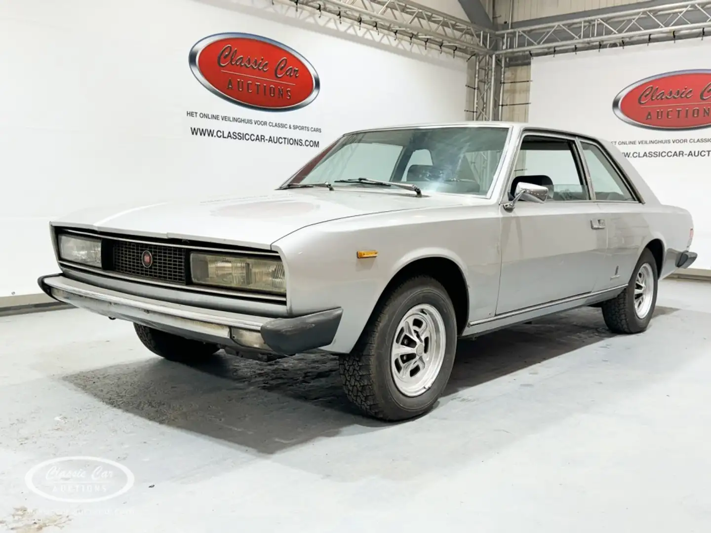 Fiat 130 Coupe  - ONLINE AUCTION Grau - 1