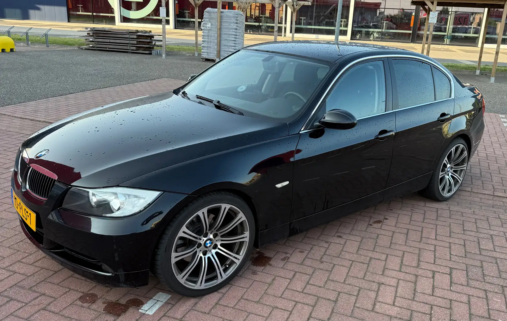 BMW 325 youngtimer 2008 lage km 146k Zwart - 2
