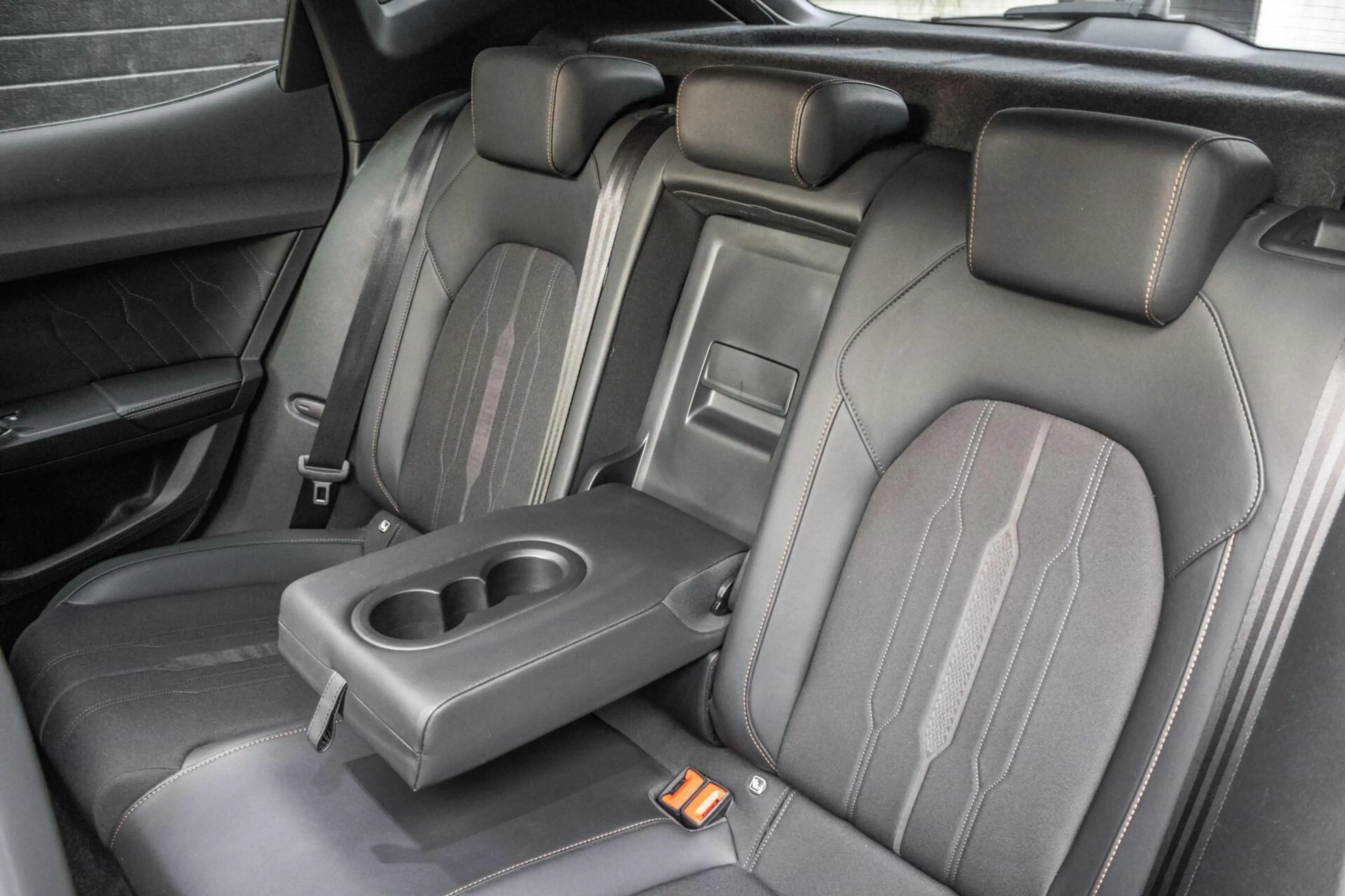 CUPRA Formentor 1.4 e-Hybrid VZ-Performance | PANO | CARPLAY | SCH — photo 28