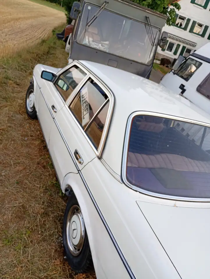 Mercedes-Benz 200 D, foto 7