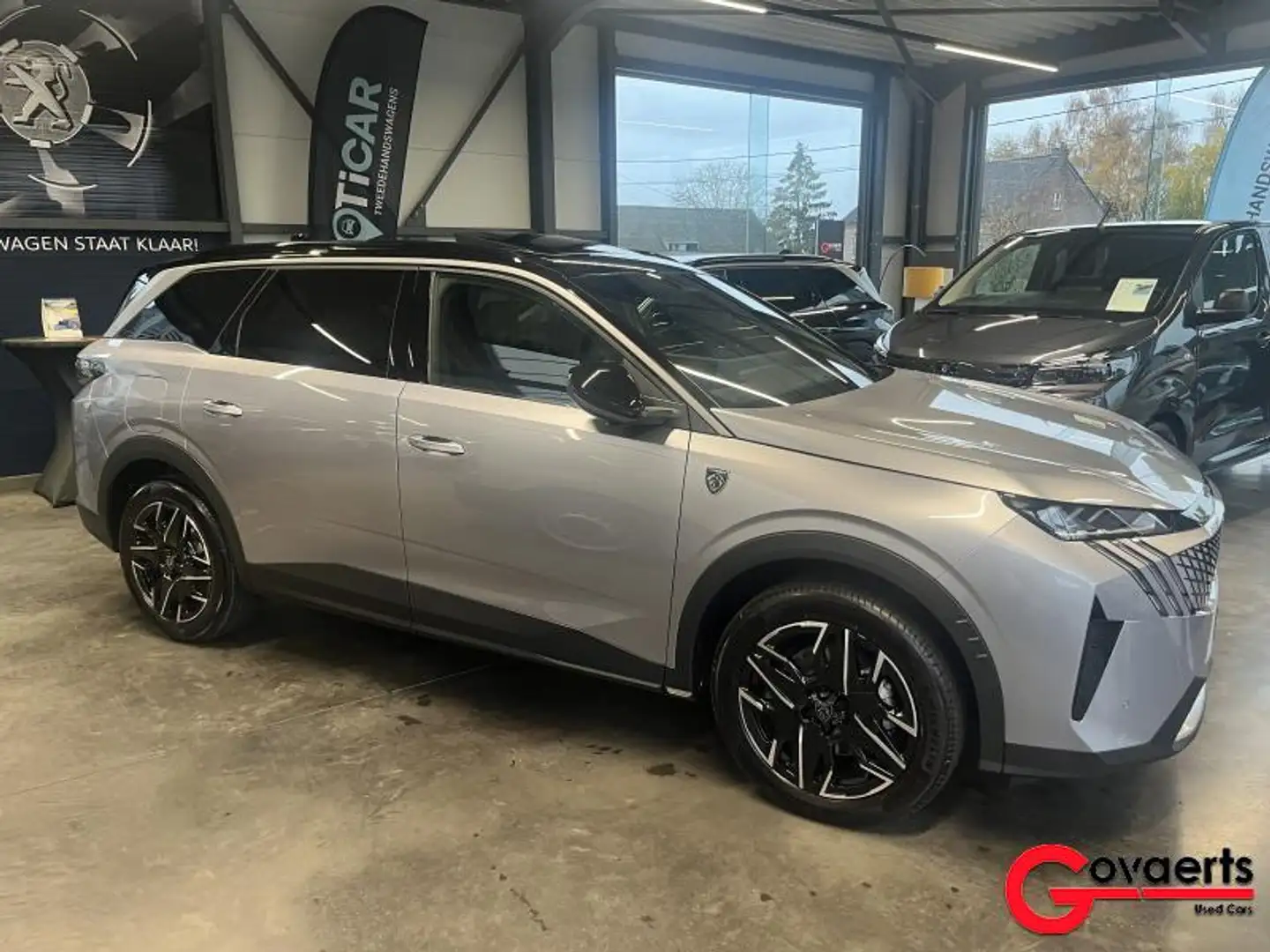 Peugeot 5008 III & e- GT Grijs - 2