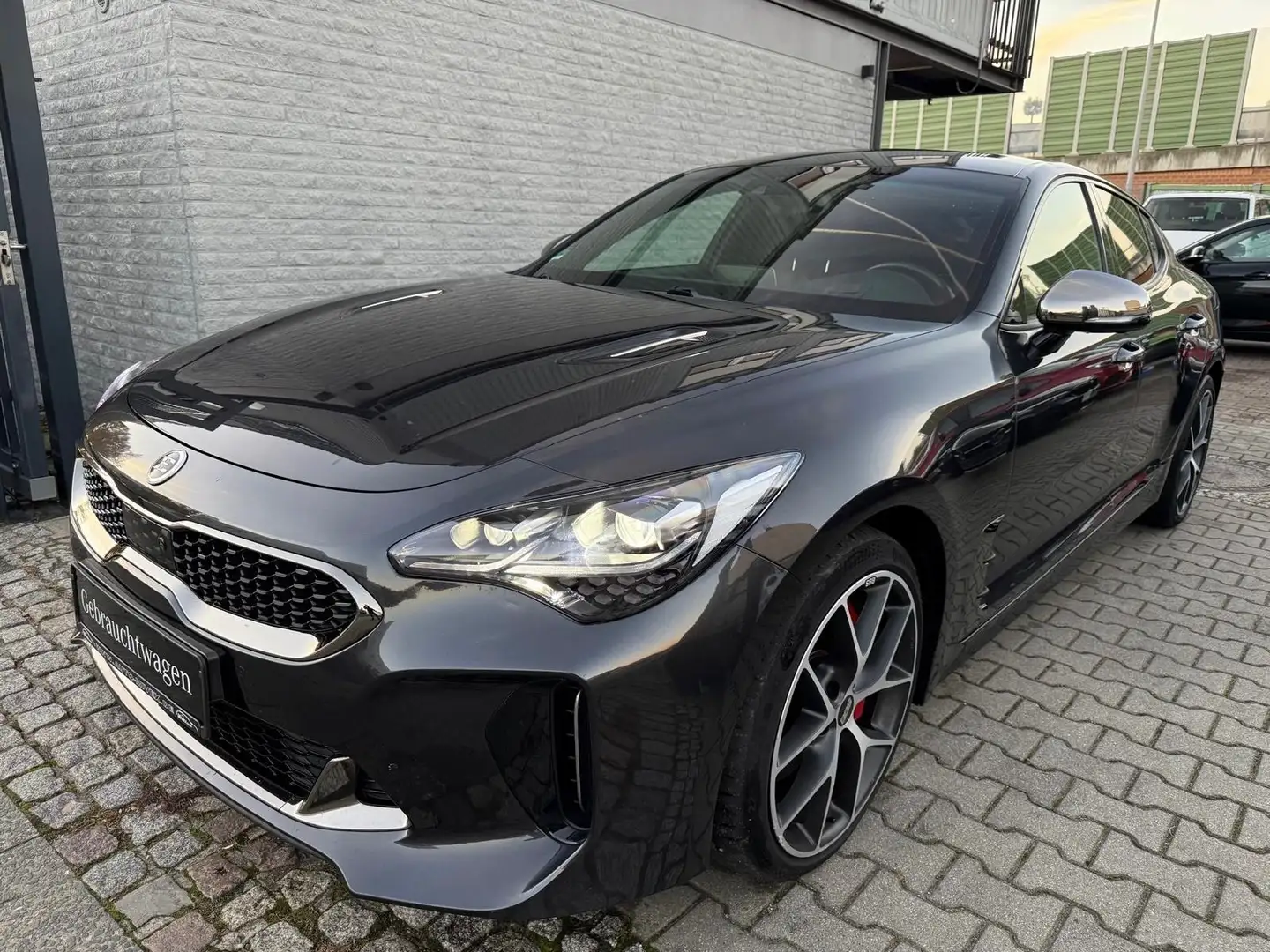 Kia Stinger GT 4WD NAP SAGA*STERNENHIMMEL*VOLL Noir - 1