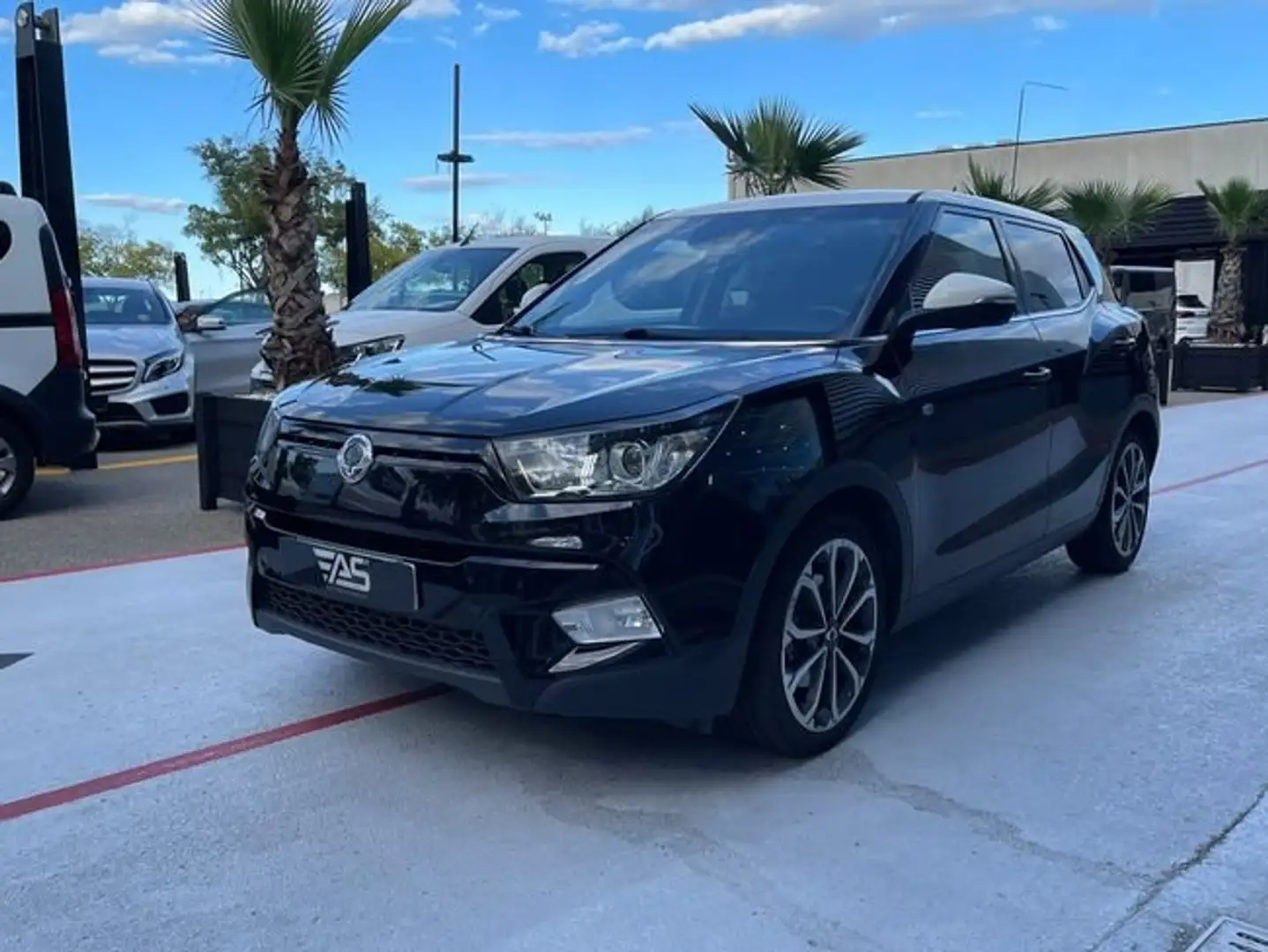 SsangYong Tivoli D16T Premium 4x2 Negro - 1