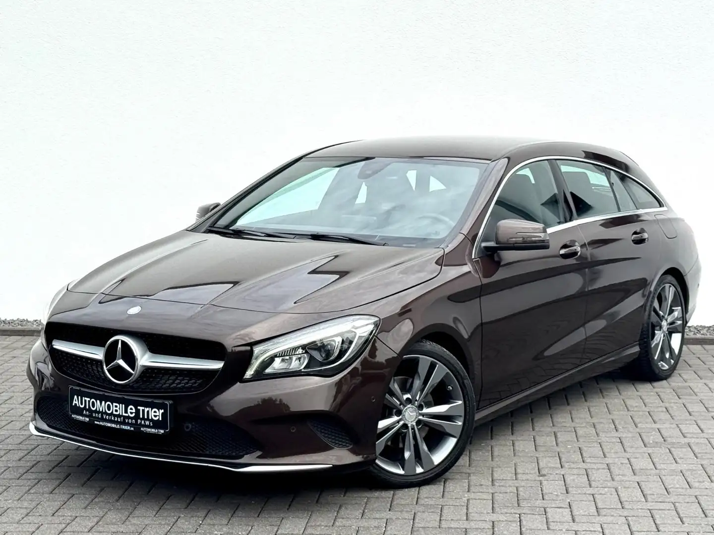 Mercedes-Benz CLA 200 Shooting Brake /NAVI/LED/CAM/GARANTIE Braun - 1