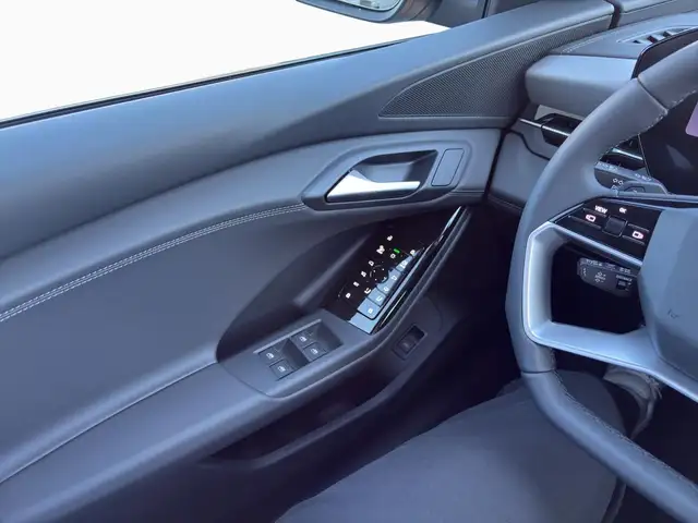 Audi E-Tron view 14