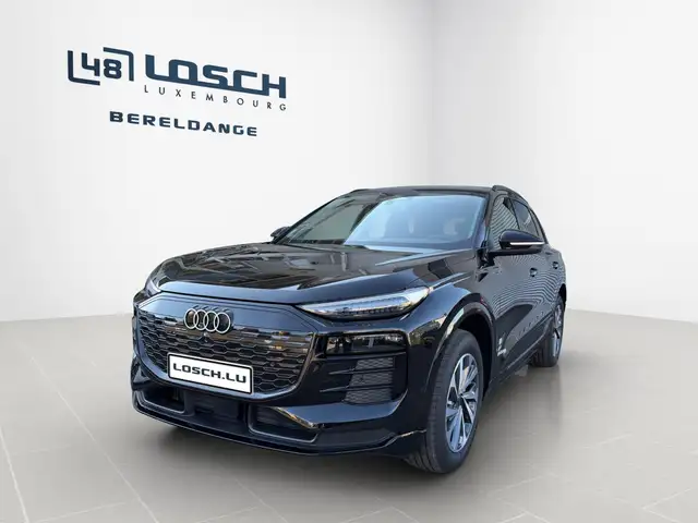 Audi E-Tron view 3
