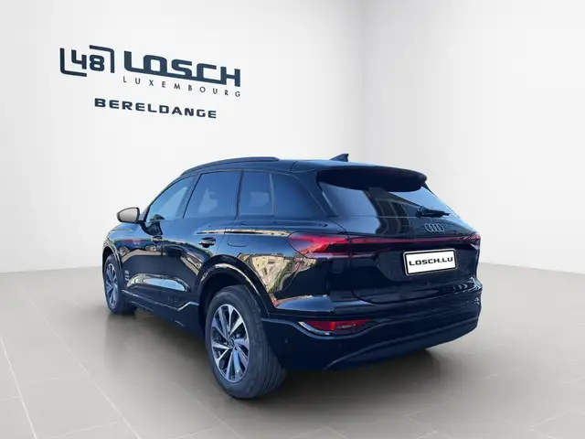 Audi E-Tron view 6