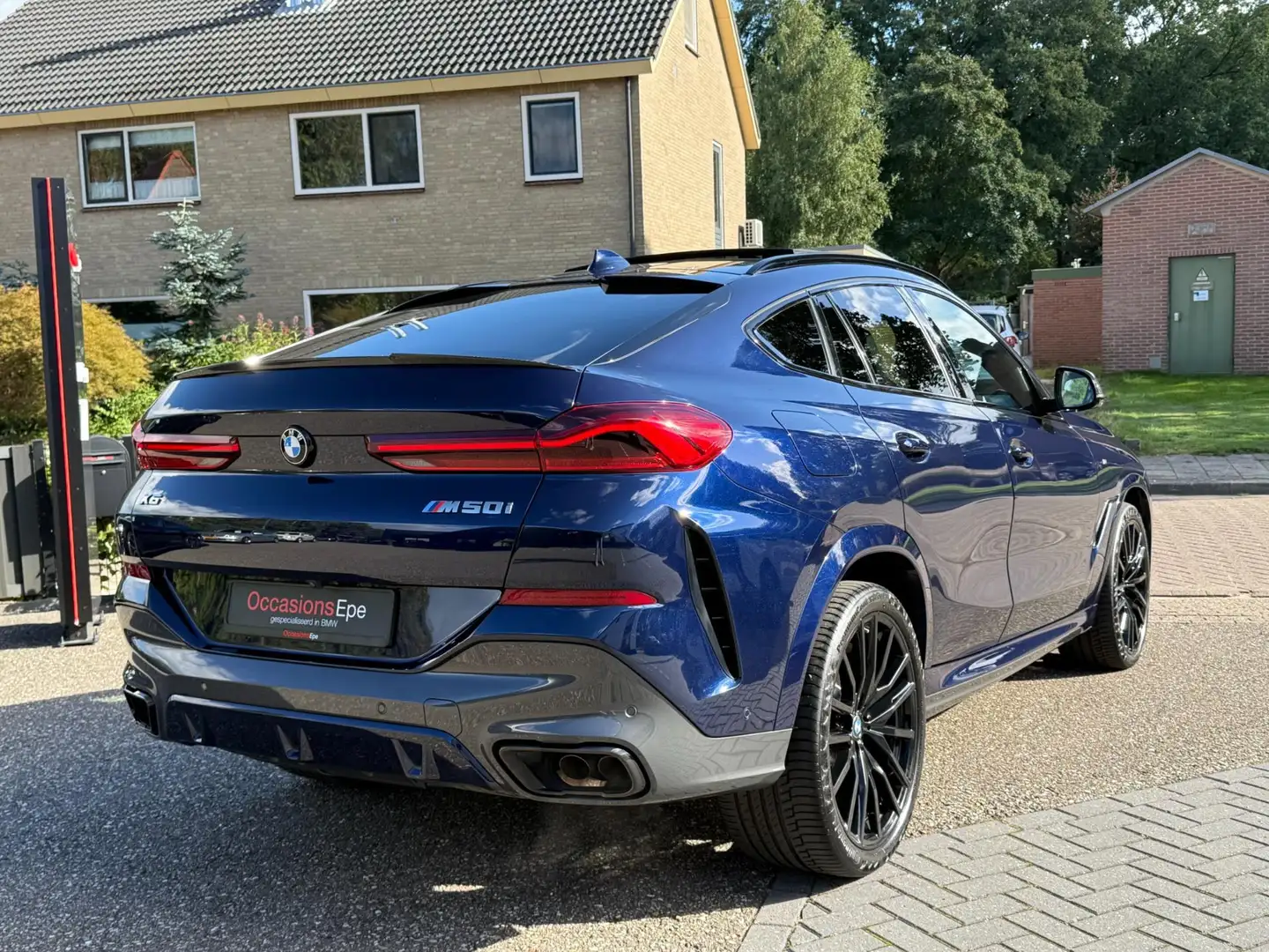 BMW X6 M50i Individual Shadowline Tansanitblau Carbon Bleu - 2
