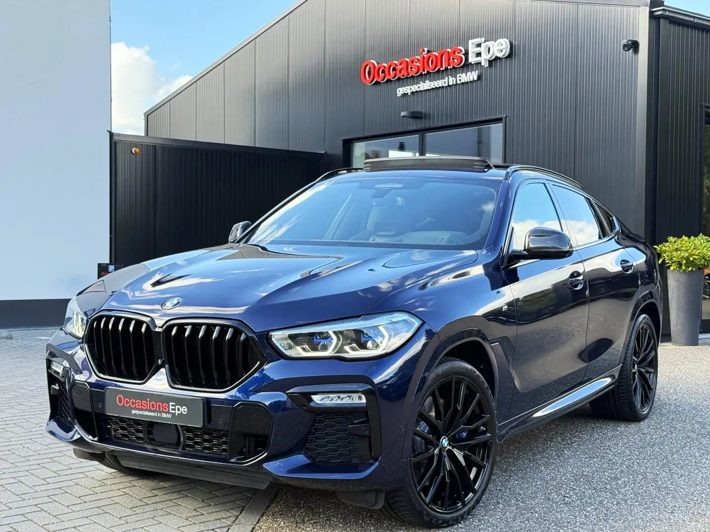 BMW X6 M50i Individual Shadowline Tansanitblau Carbon Bleu - 1