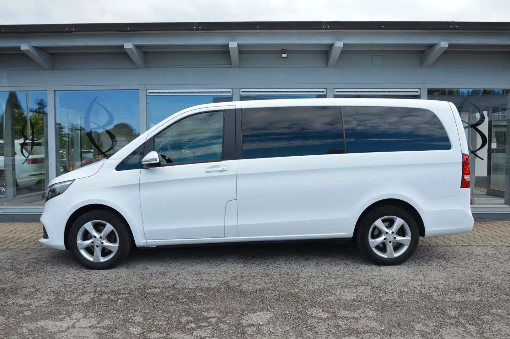 Mercedes-Benz V 220 V220d LANG*9G-AUTOMATIK*LIEGE-PAKET*NAVI*7-SITZE Wit - 2