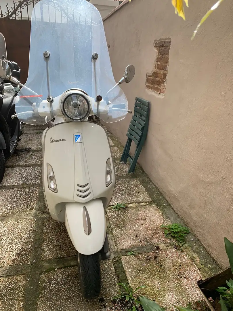 Vespa Primavera 50 4T 3V i-Get - 1