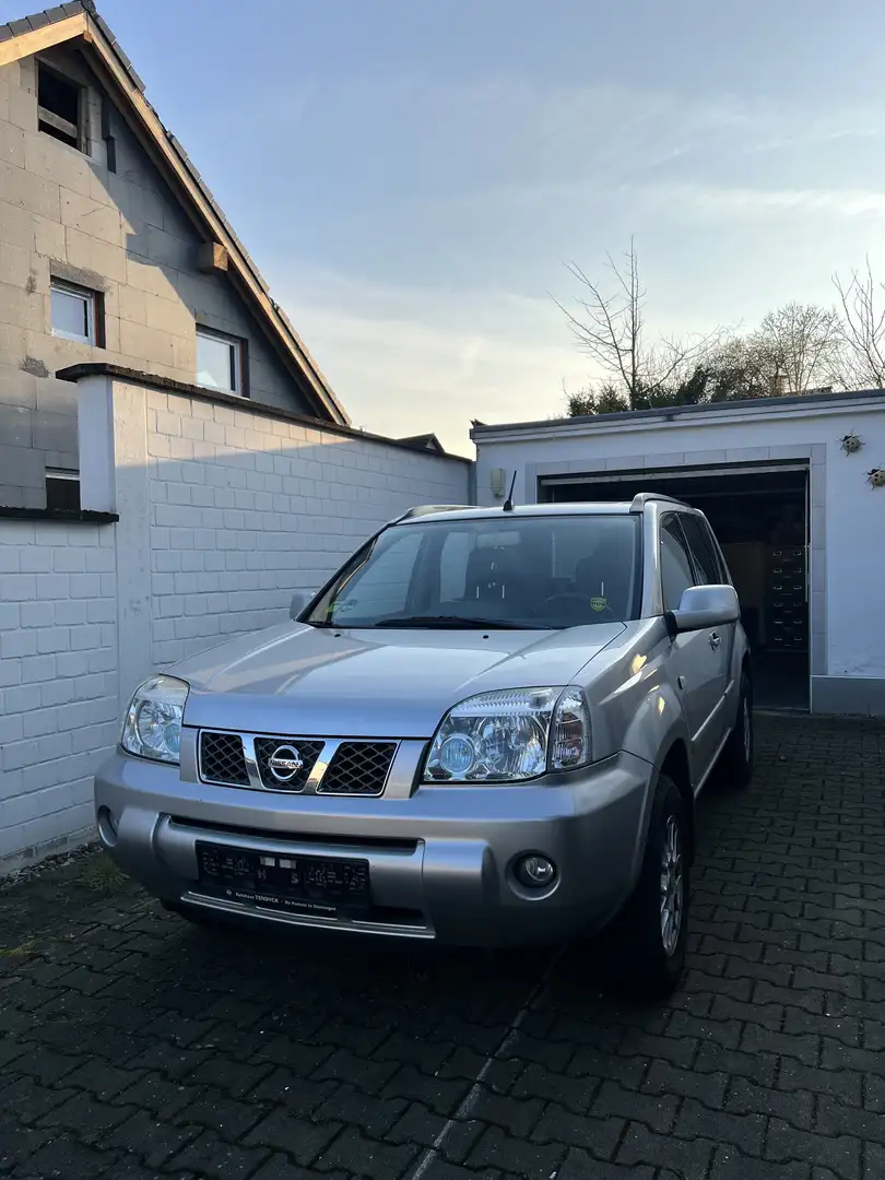 Nissan X-Trail 2.5 4x4 Elegance - 1