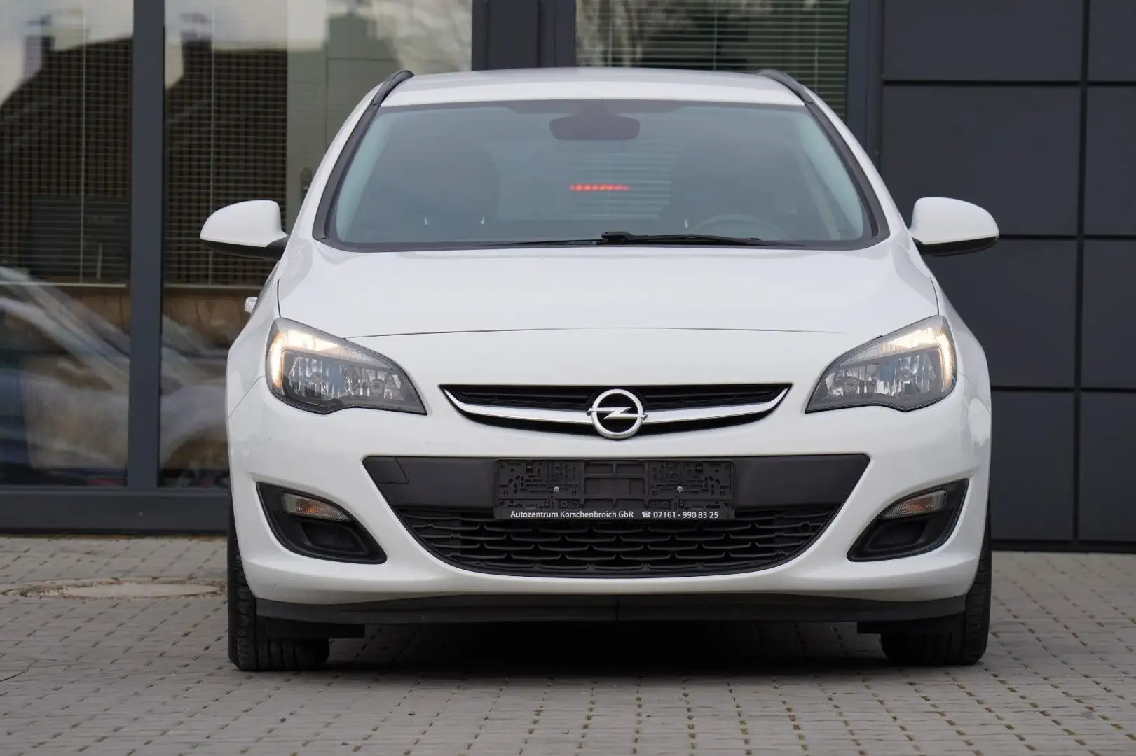 Opel Astra J Sports Tourer Edition Weiß - 2