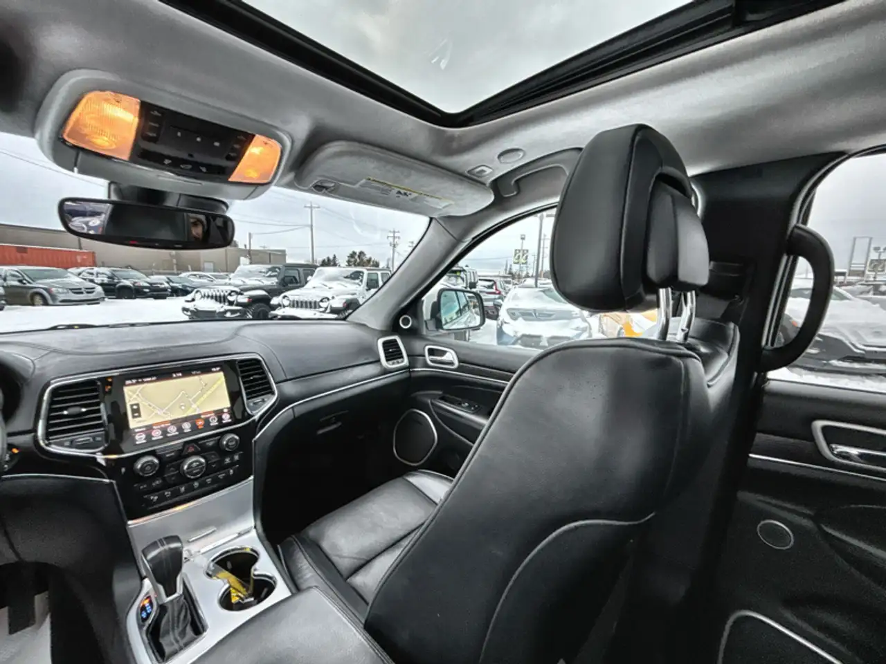 Jeep Grand Cherokee снимка Jeep Grand Cherokee
