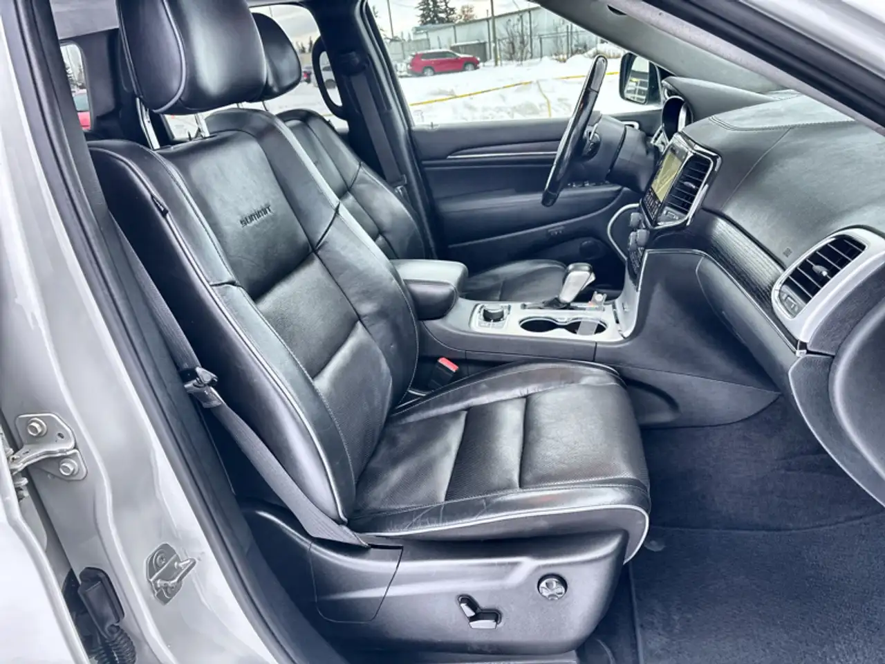 Jeep Grand Cherokee снимка Jeep Grand Cherokee