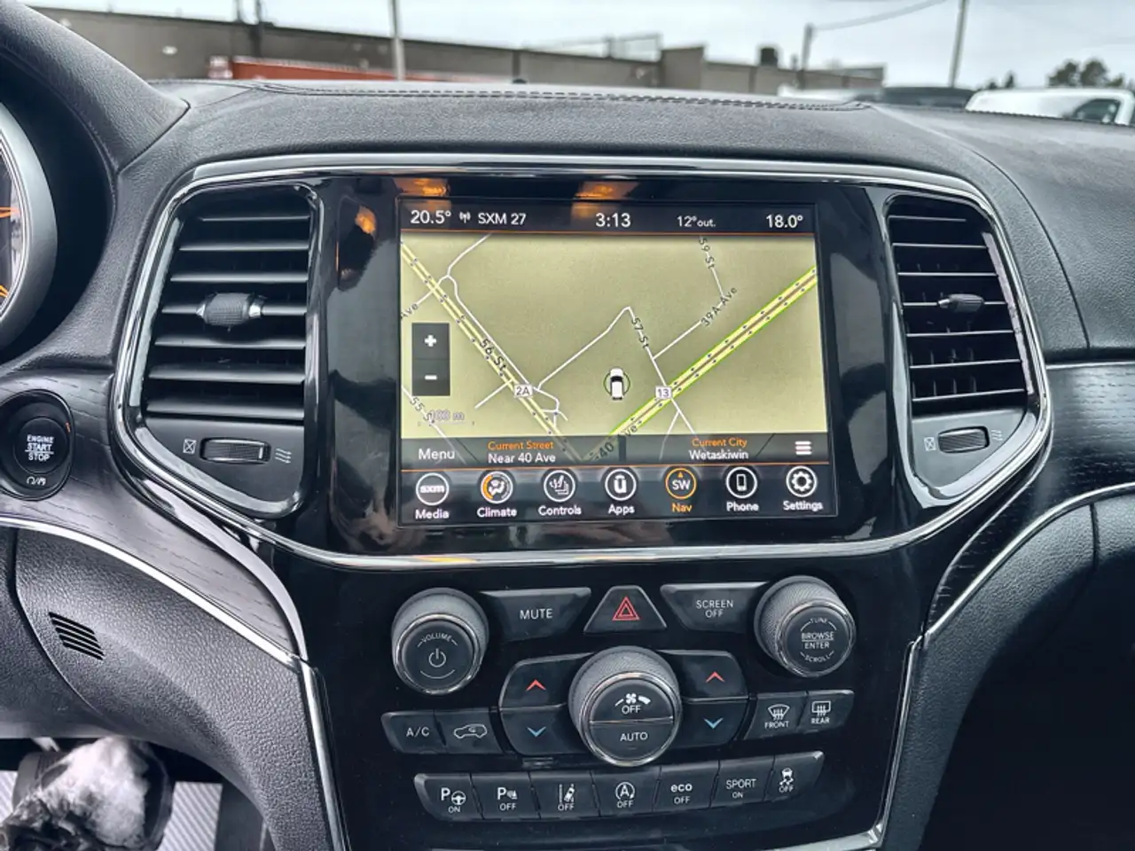 Jeep Grand Cherokee снимка Jeep Grand Cherokee