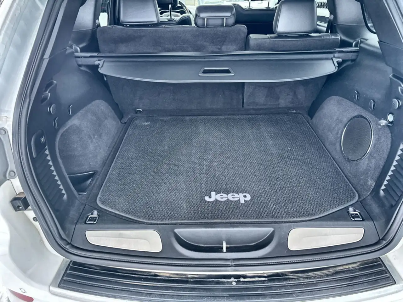 Jeep Grand Cherokee снимка Jeep Grand Cherokee