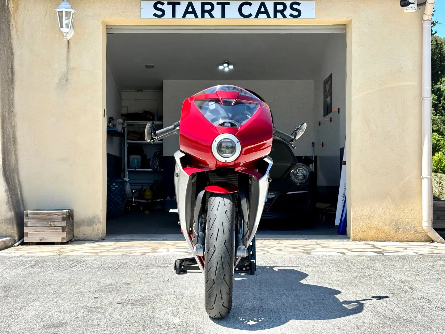 MV Agusta Superveloce 800 ORO Rojo - 2