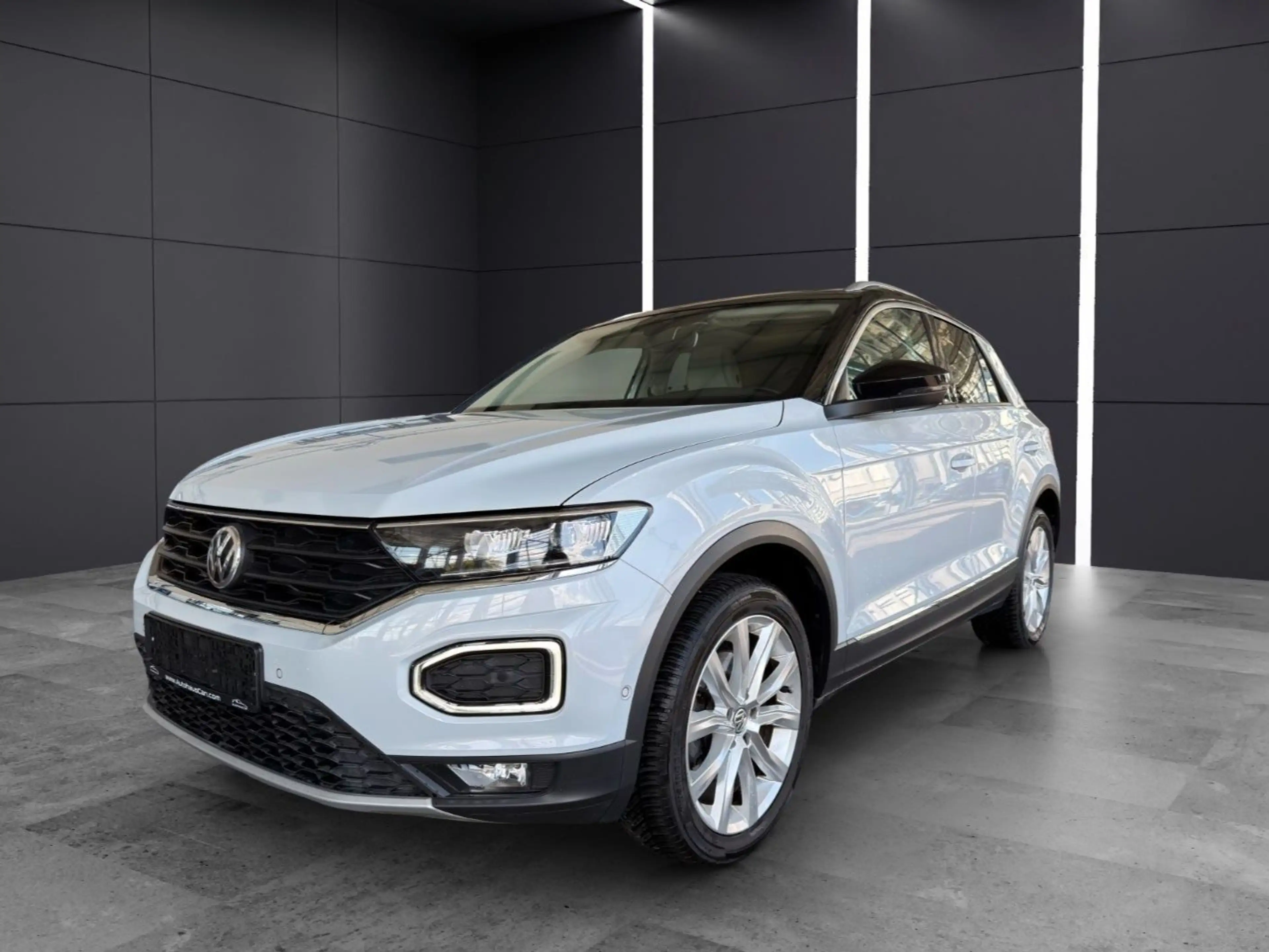 Volkswagen T-Roc DSG 4Motion /VIRTUAL/PANO/LEDER/LED/ACC
