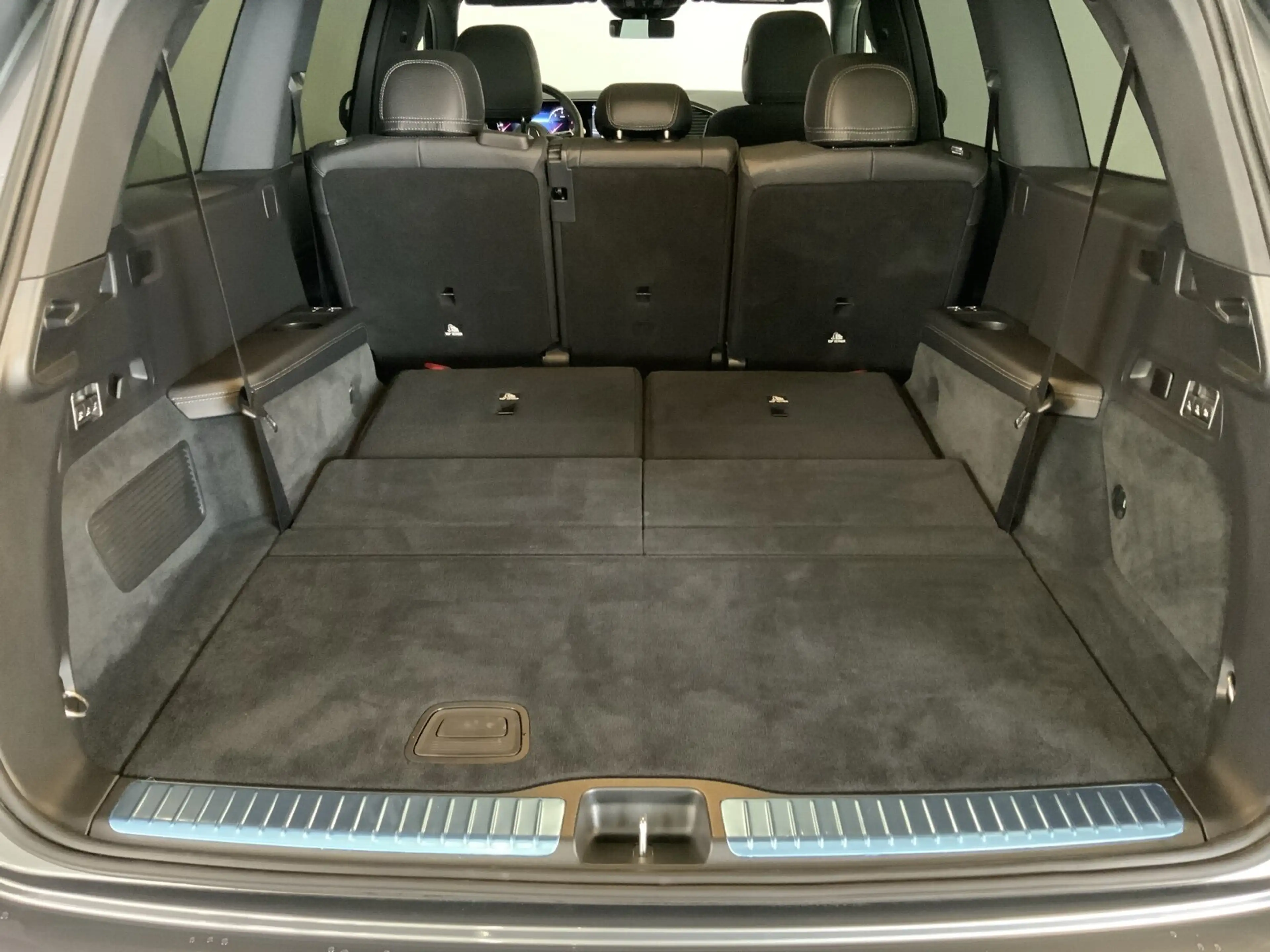 Mercedes-Benz GLS 450 GLS 450 d 4MATIC AMG Line Navi/Pano.-Dach/Styling — photo 7