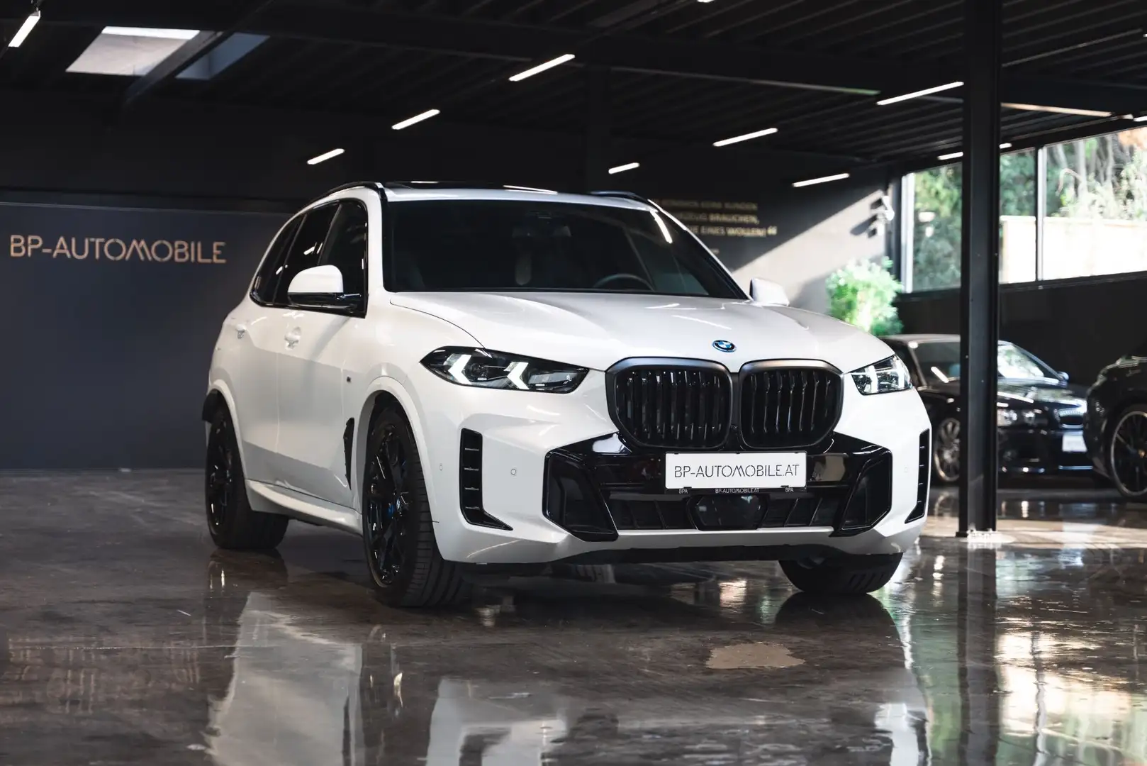 BMW X5 xDrive50e // M-PAKET // Weiß - 2