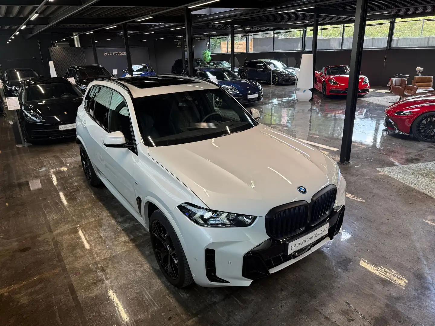 BMW X5 xDrive50e // M-PAKET // Weiß - 2