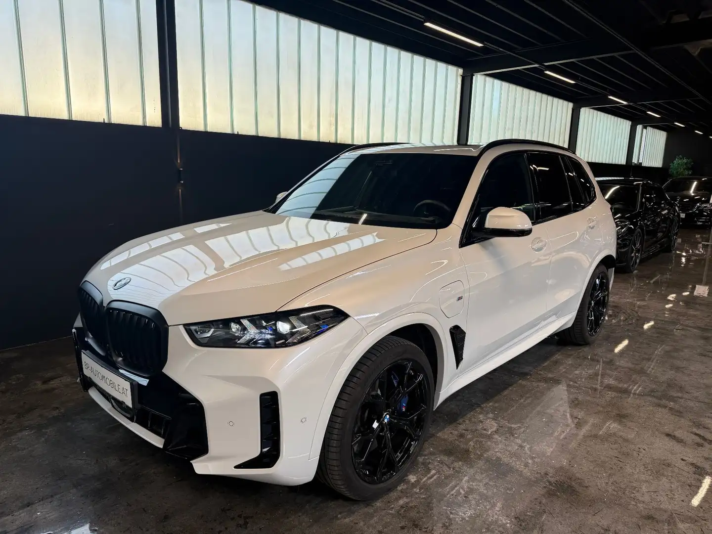 BMW X5 xDrive50e // M-PAKET // Weiß - 1