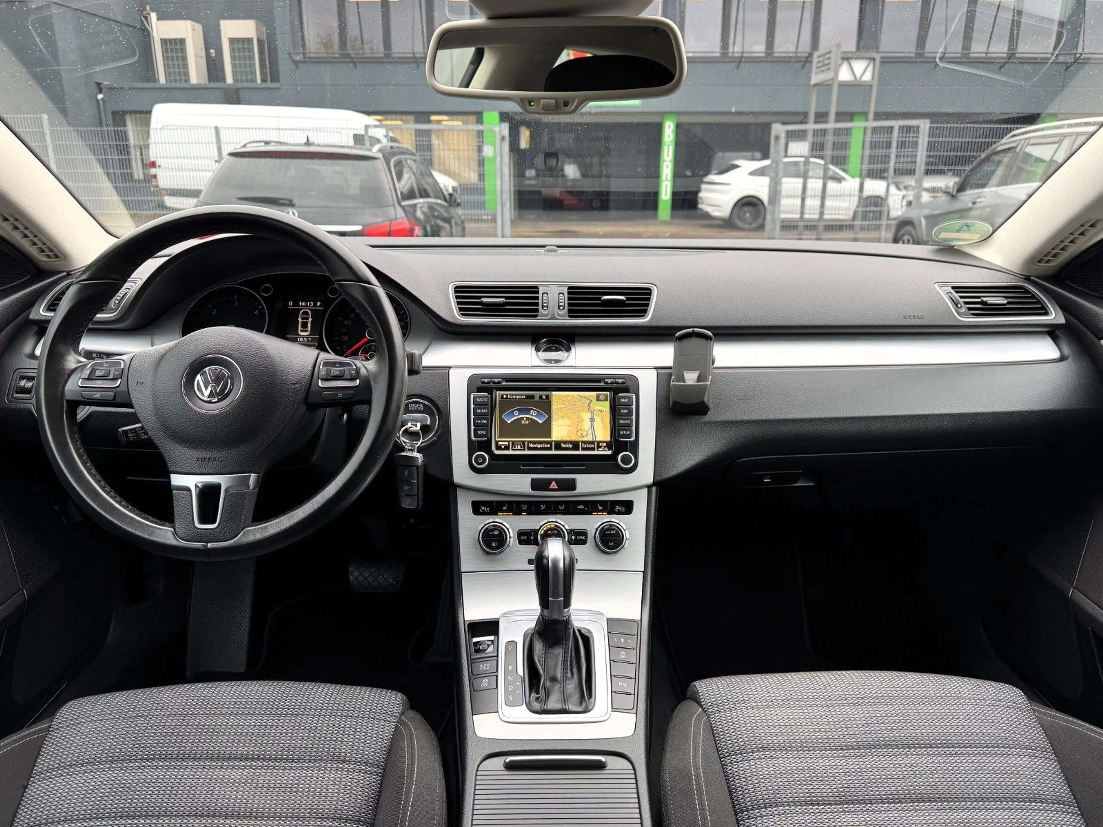 Volkswagen Passat CC 2.0TDI DSG *2.Hand/Navi/Bi-Xenon/AHK* — photo 9