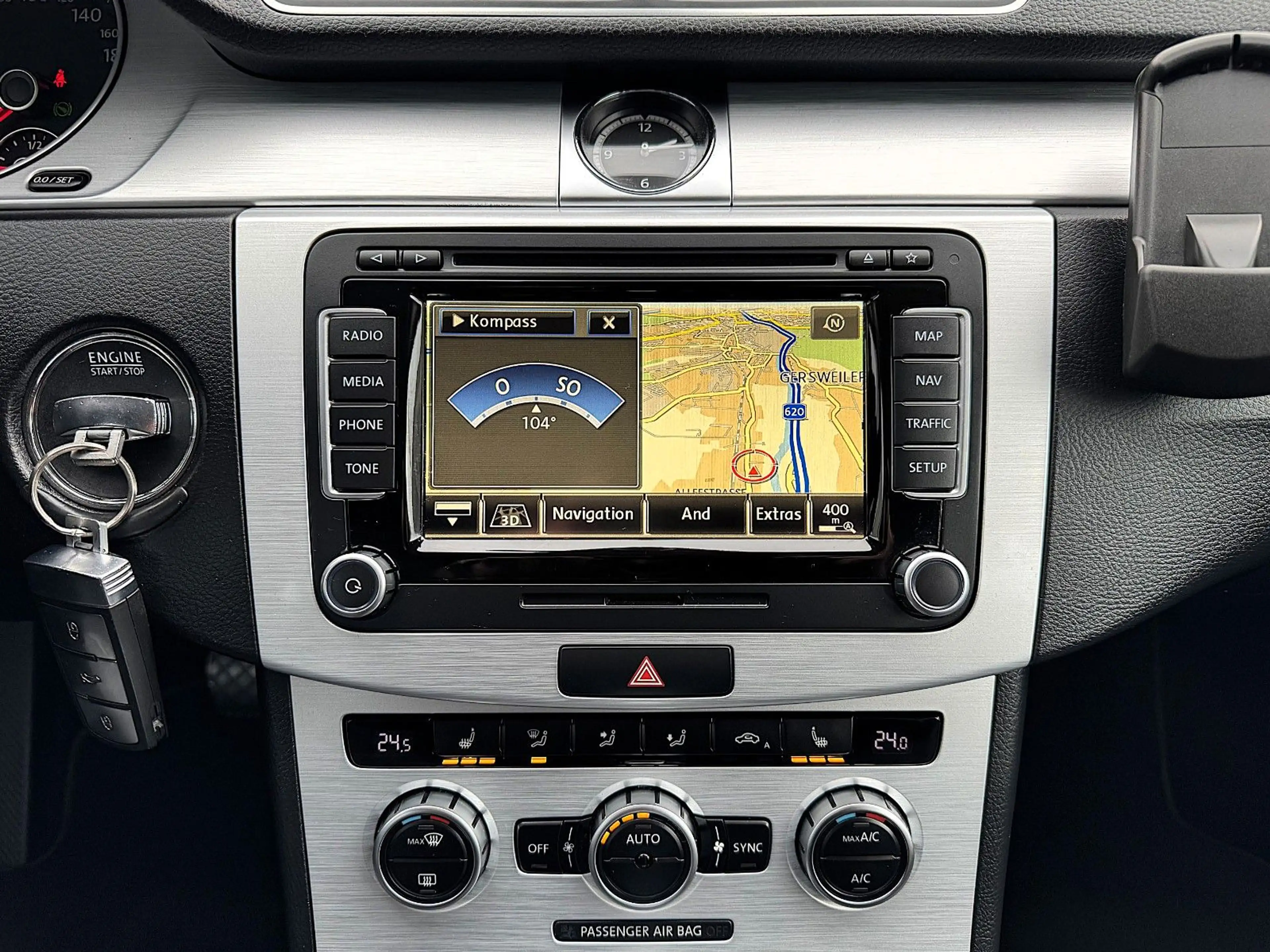 Volkswagen Passat CC 2.0TDI DSG *2.Hand/Navi/Bi-Xenon/AHK* — photo 10