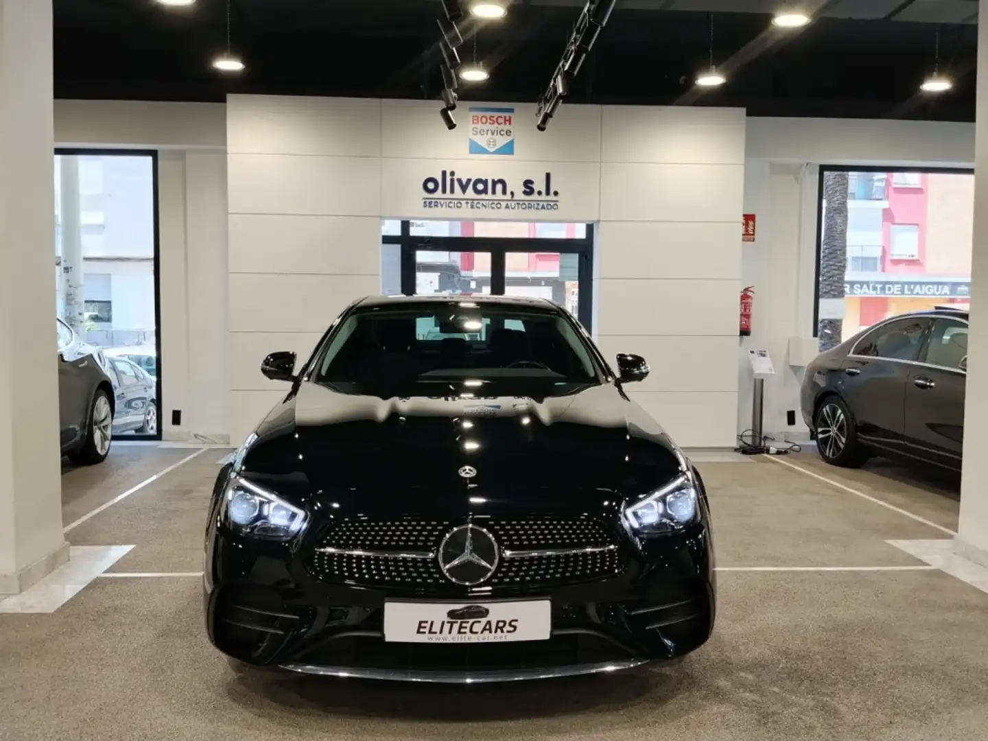 Mercedes-Benz E 300 de Negro - 2