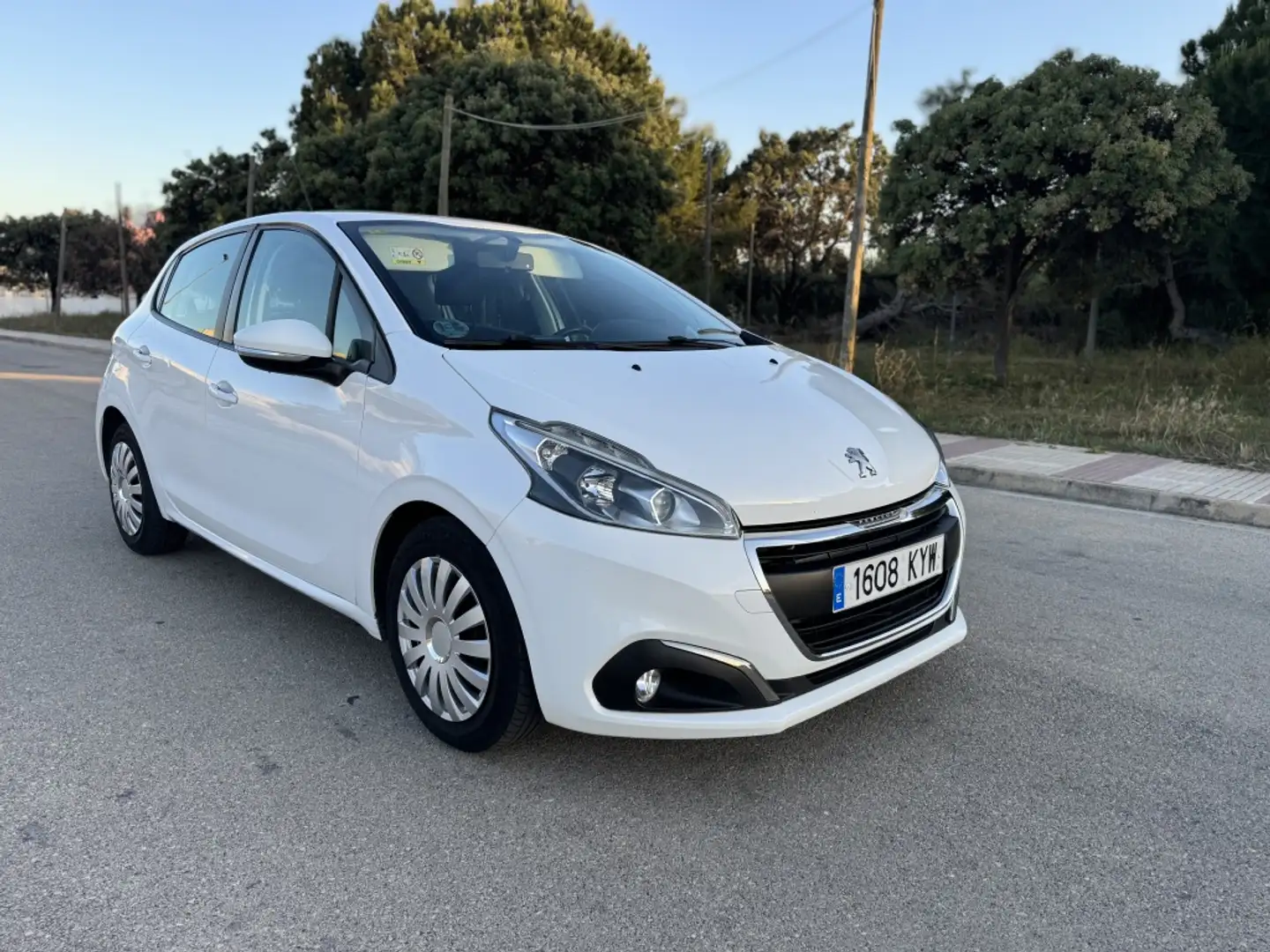 Peugeot 208 1.2 PureTech Like 68 Blanco - 1
