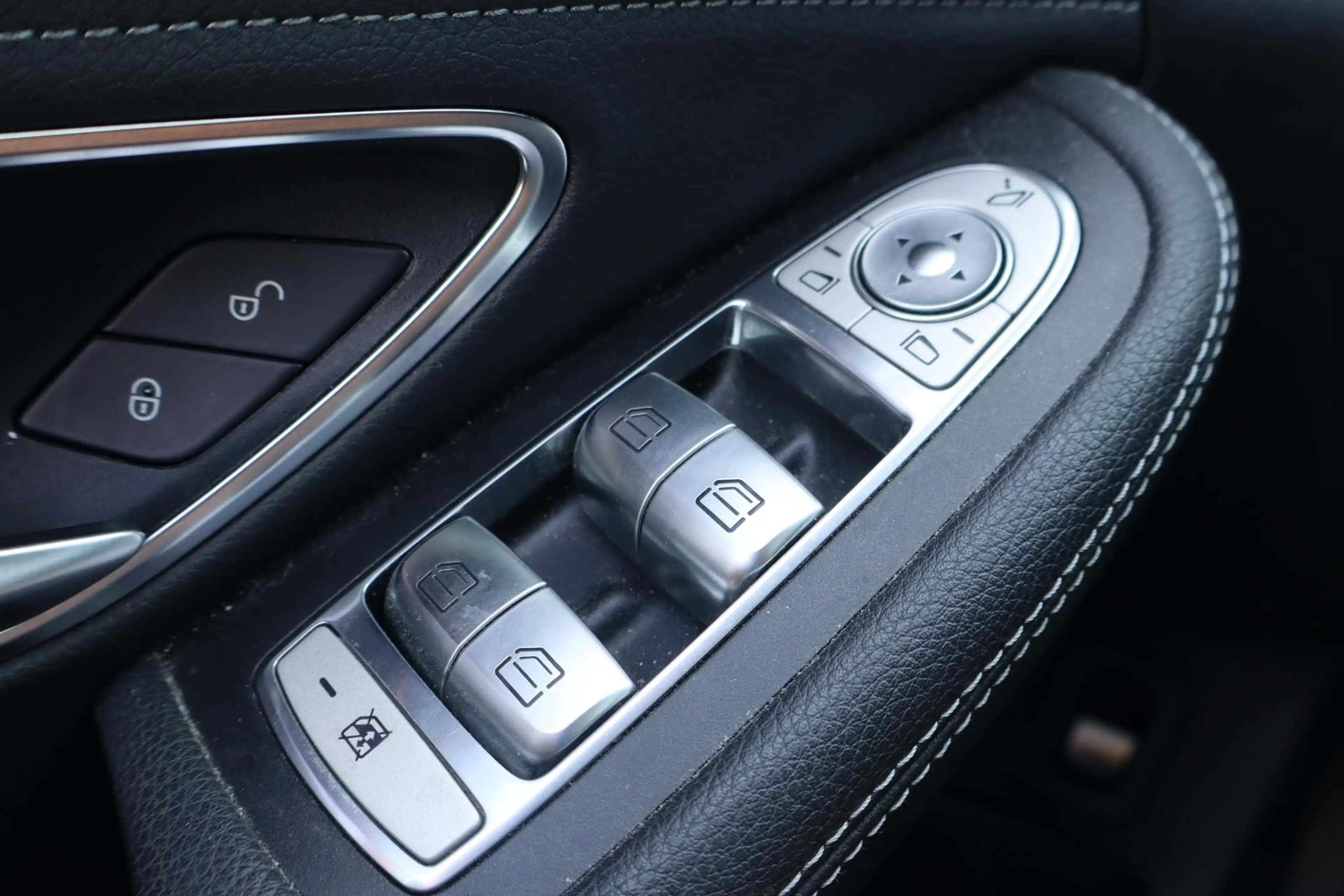 Mercedes-Benz C 350 e Lease Edition | Led | Camera | Burmester Audio | — photo 11