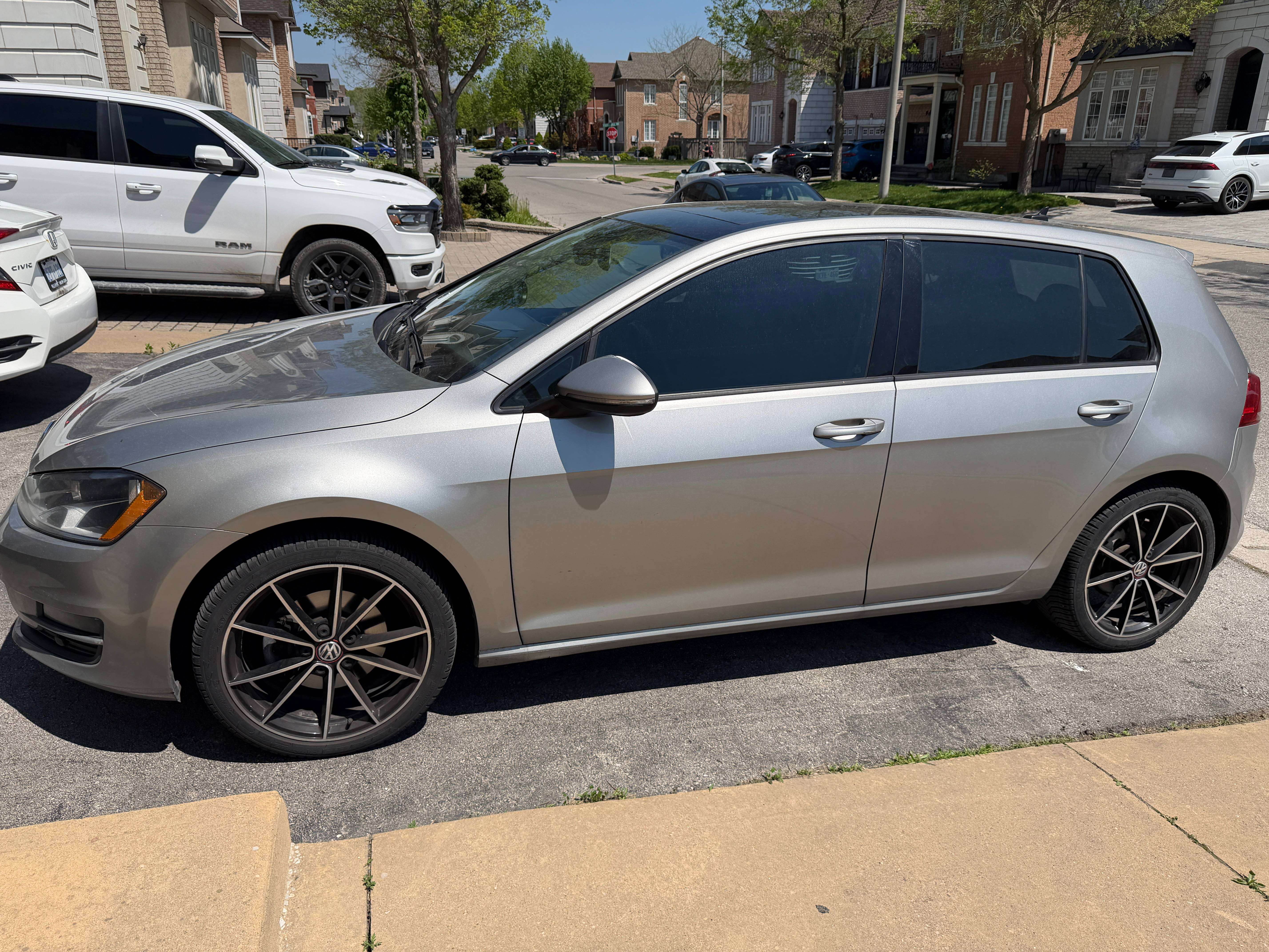 2015 Volkswagen Golf Comfortline alt 2