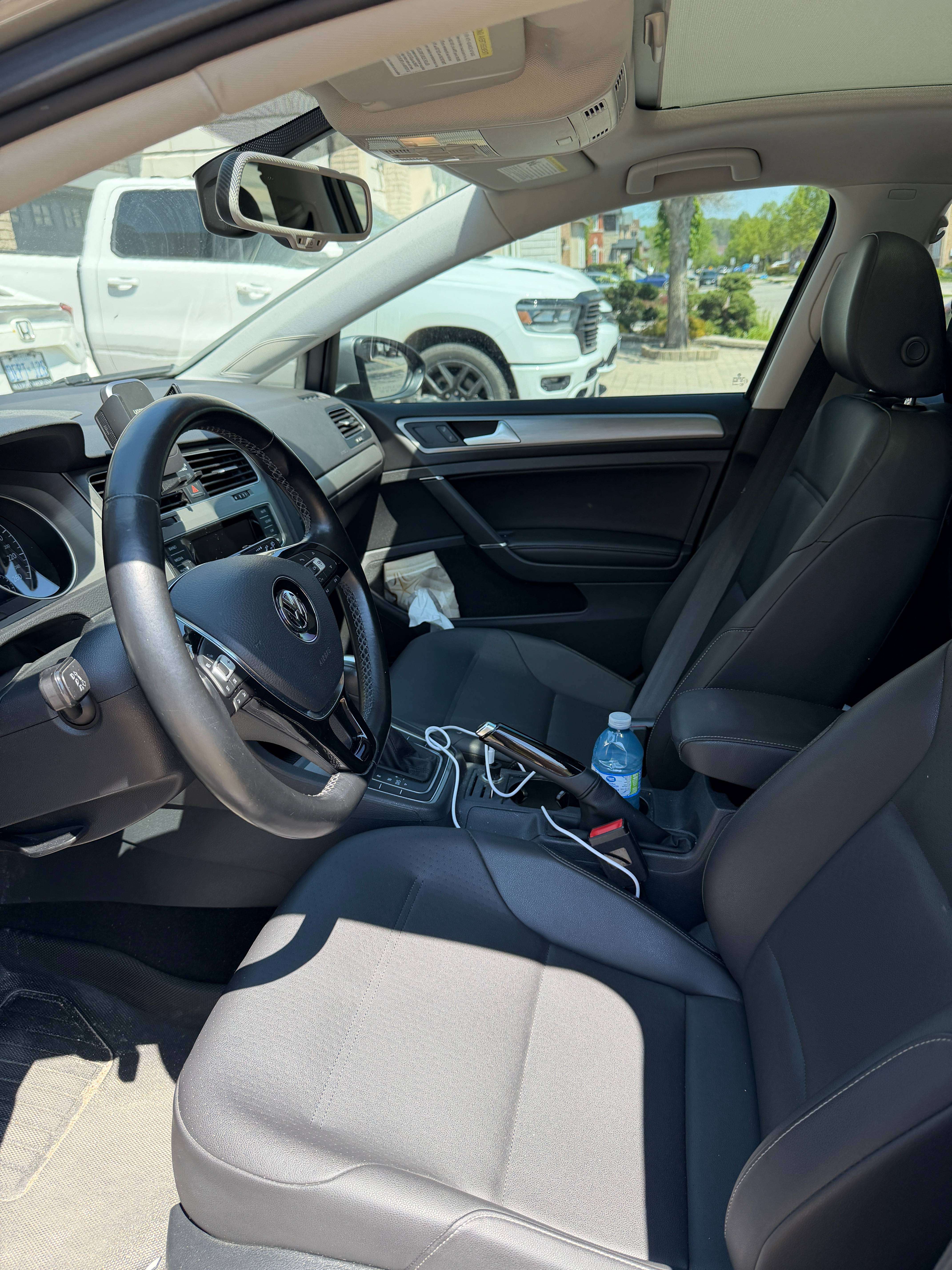 2015 Volkswagen Golf Comfortline alt 3