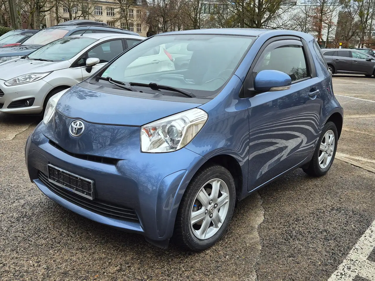 Toyota iQ