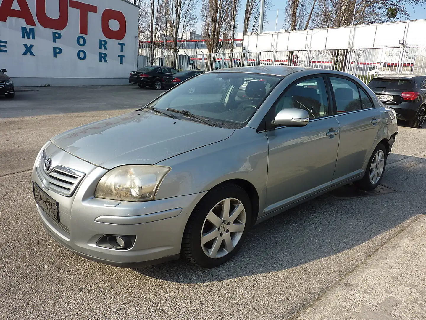 Toyota Avensis 2,0 D-4D Linea Sol DPF Grau - 1