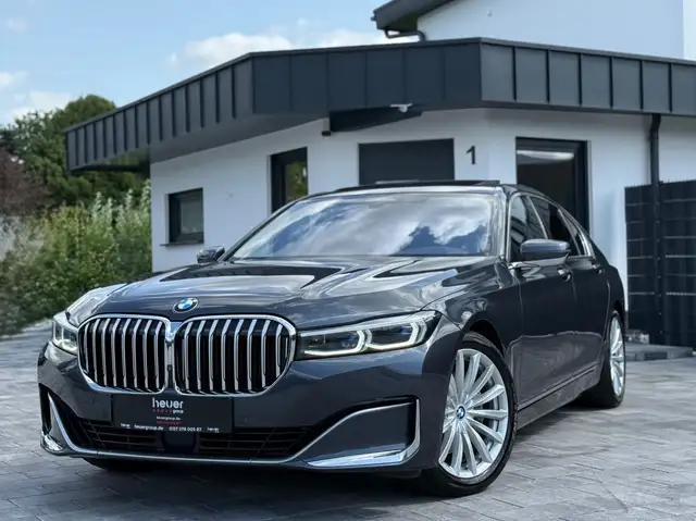 BMW 730 d xDrive/MASSAGE/BELÜFT./SCHIEBE/HEAD-UP/