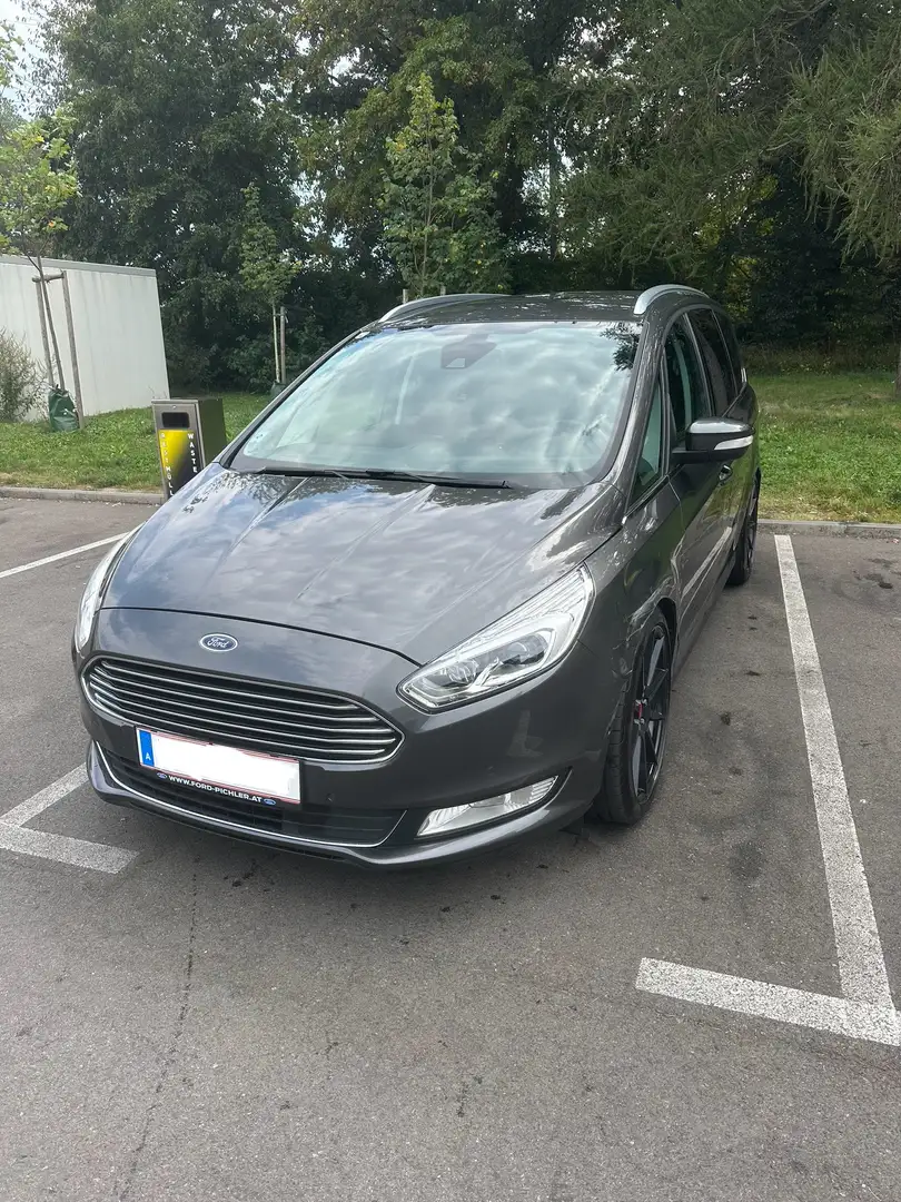Ford Galaxy 2,0 TDCi Titanium Start/Stop Grau - 1