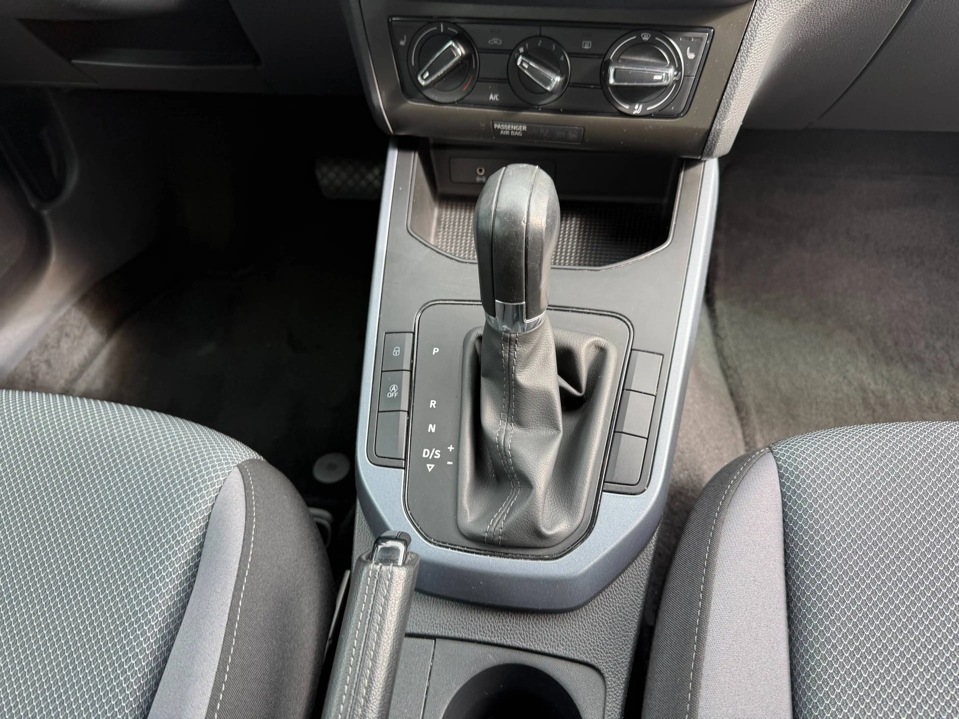 SEAT Arona Style — photo 21