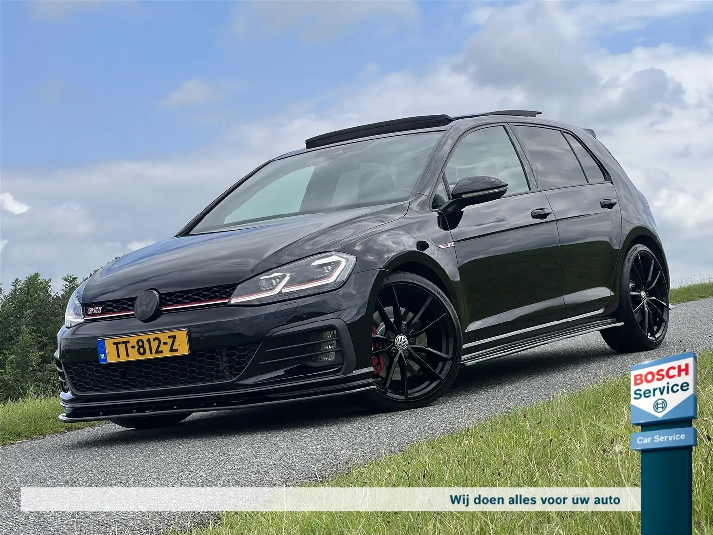 Volkswagen Golf GTI 7.5 2.0 TSI 245PK Performance / Pano / Full Maxton Zwart - 1