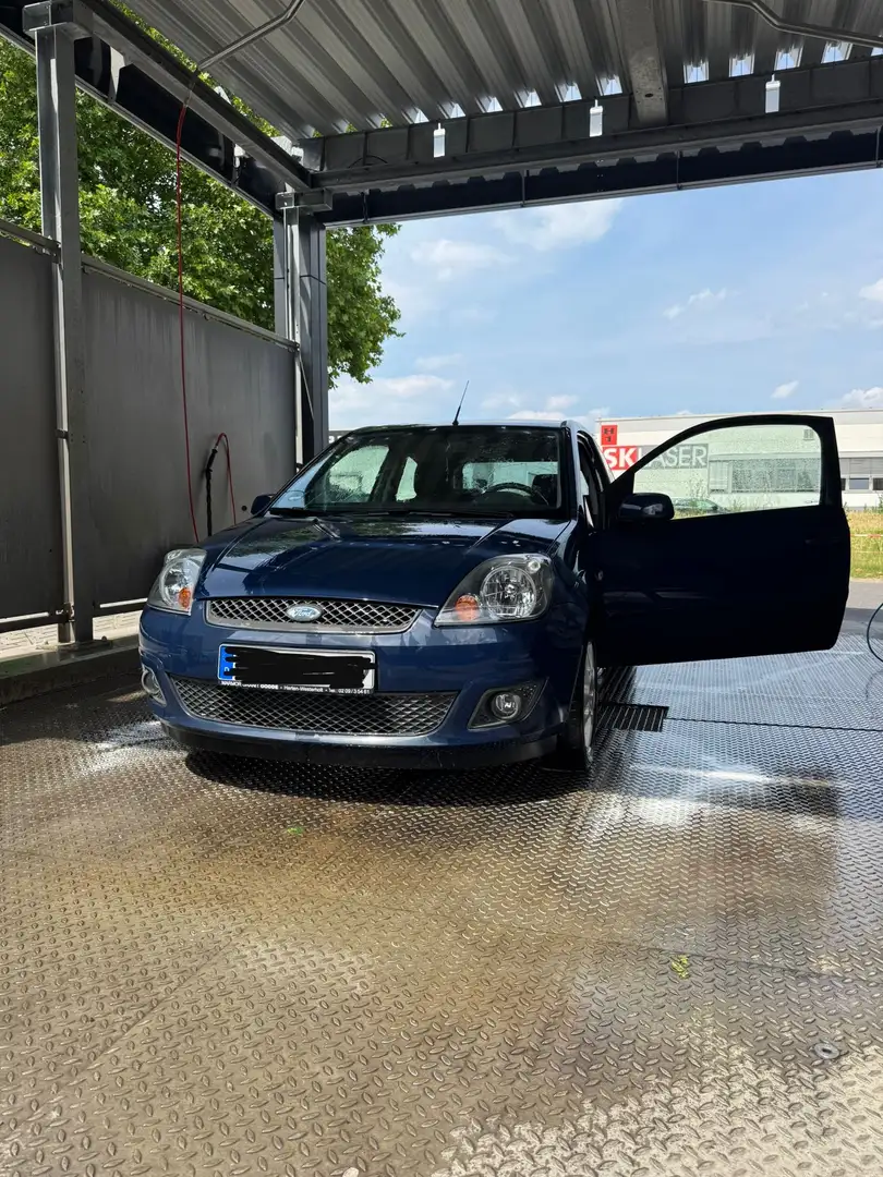 Ford Fiesta Style Blau - 1