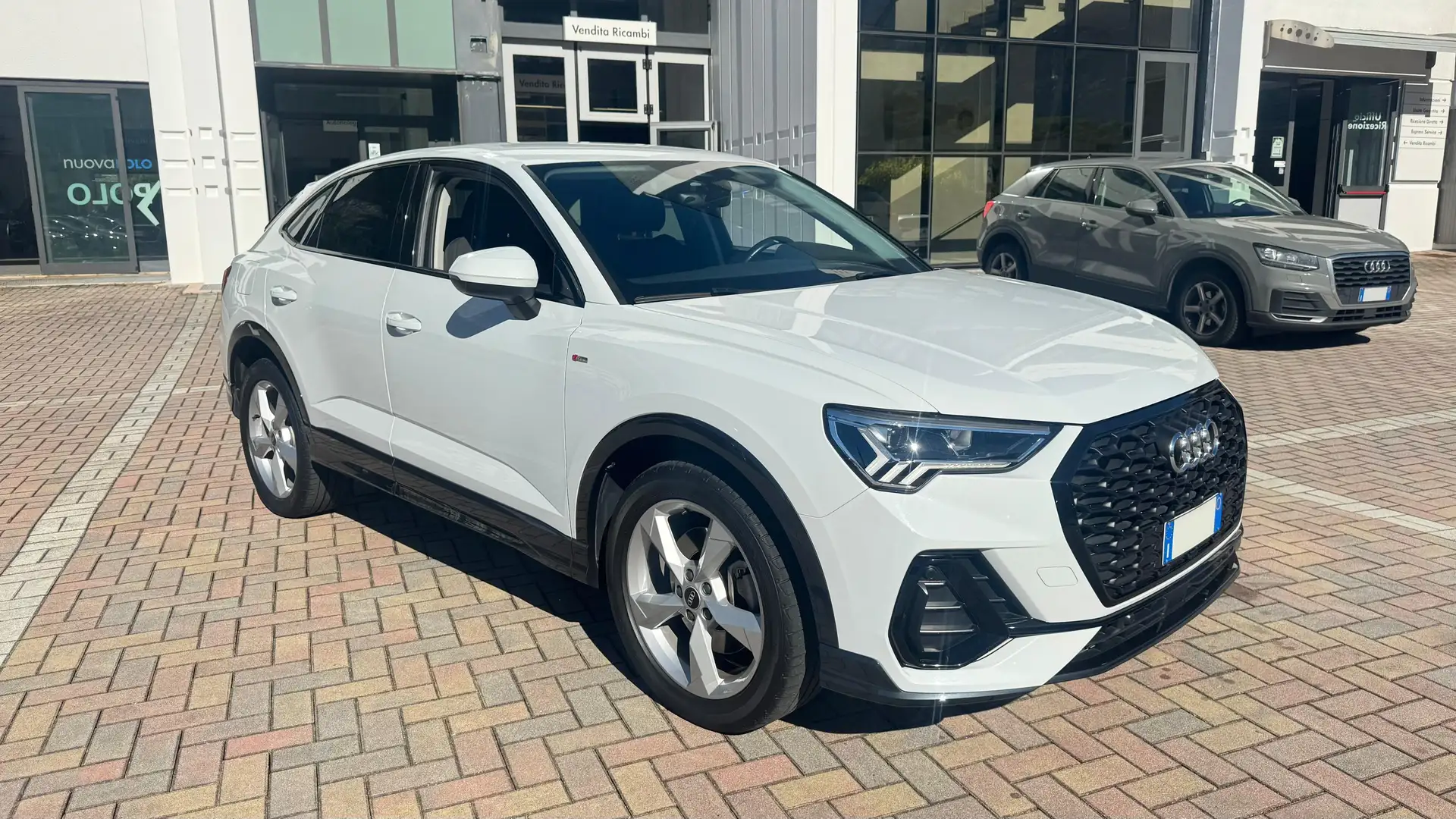 Audi Q3 Sportback S-line 45 TFSIe S-tronic Bianco - 2