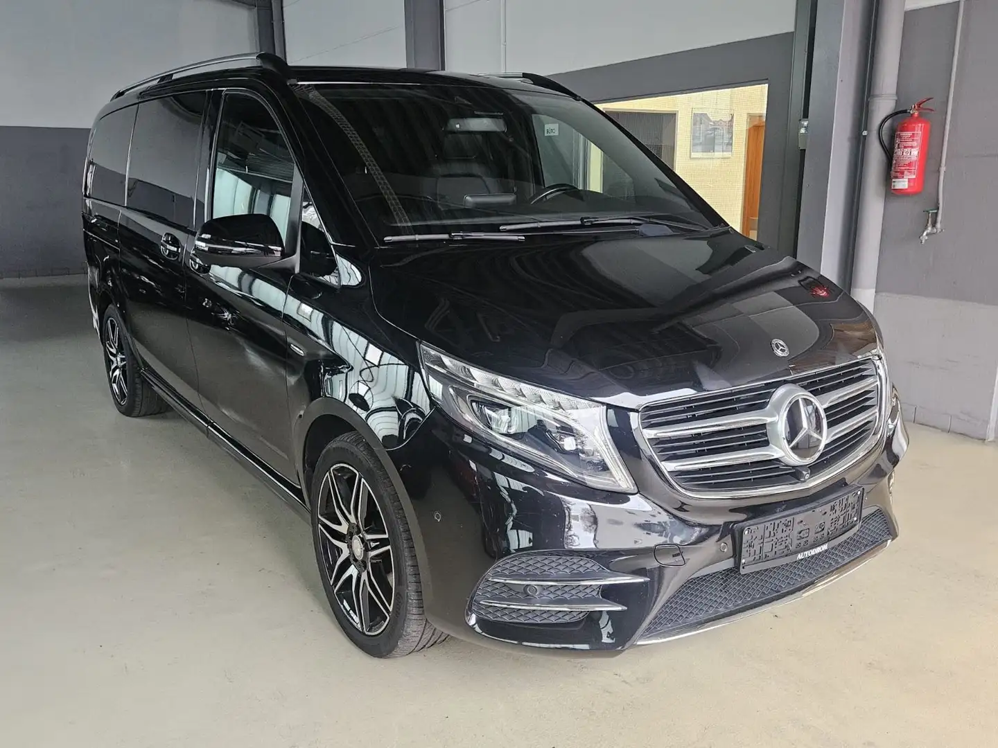 Mercedes-Benz V 250 V250d AMG-Line +AHK+ACC+LED+Standhz.+Pano Чёрный - 1