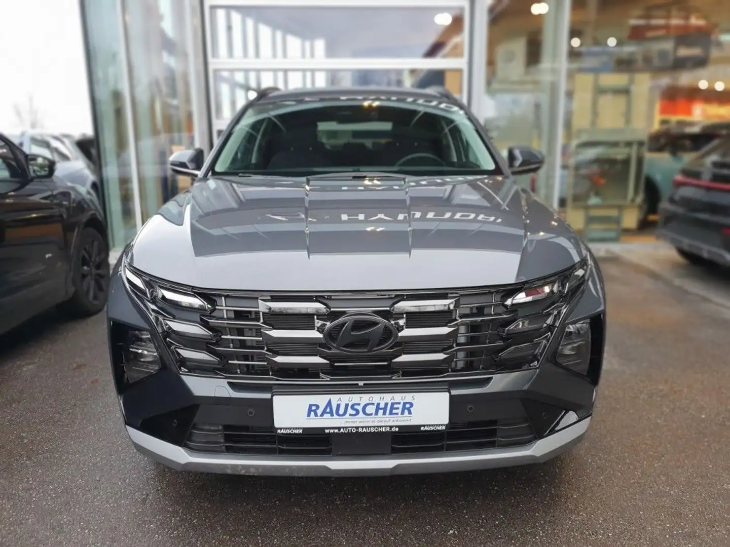 Hyundai TUCSON 1.6 T-GDi 2WD DCT Trend Grau - 2