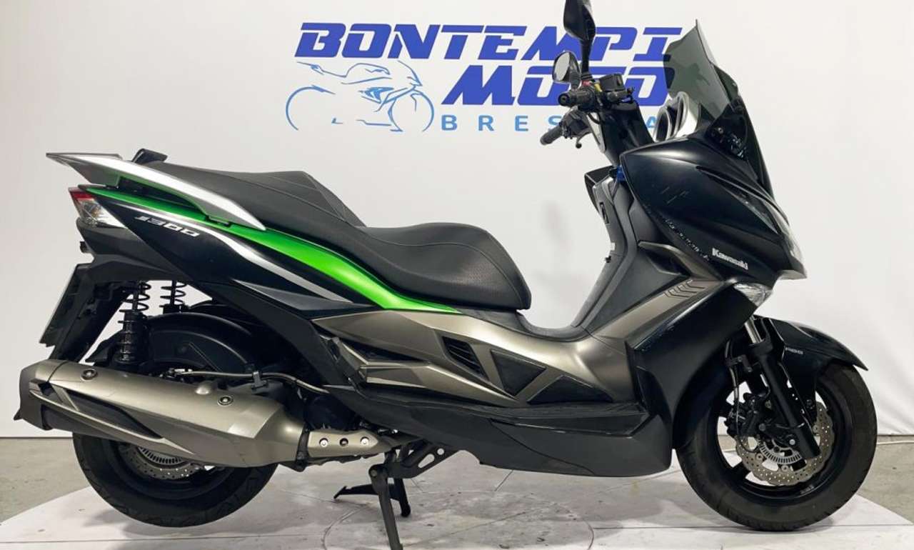 Kawasaki J300 2016