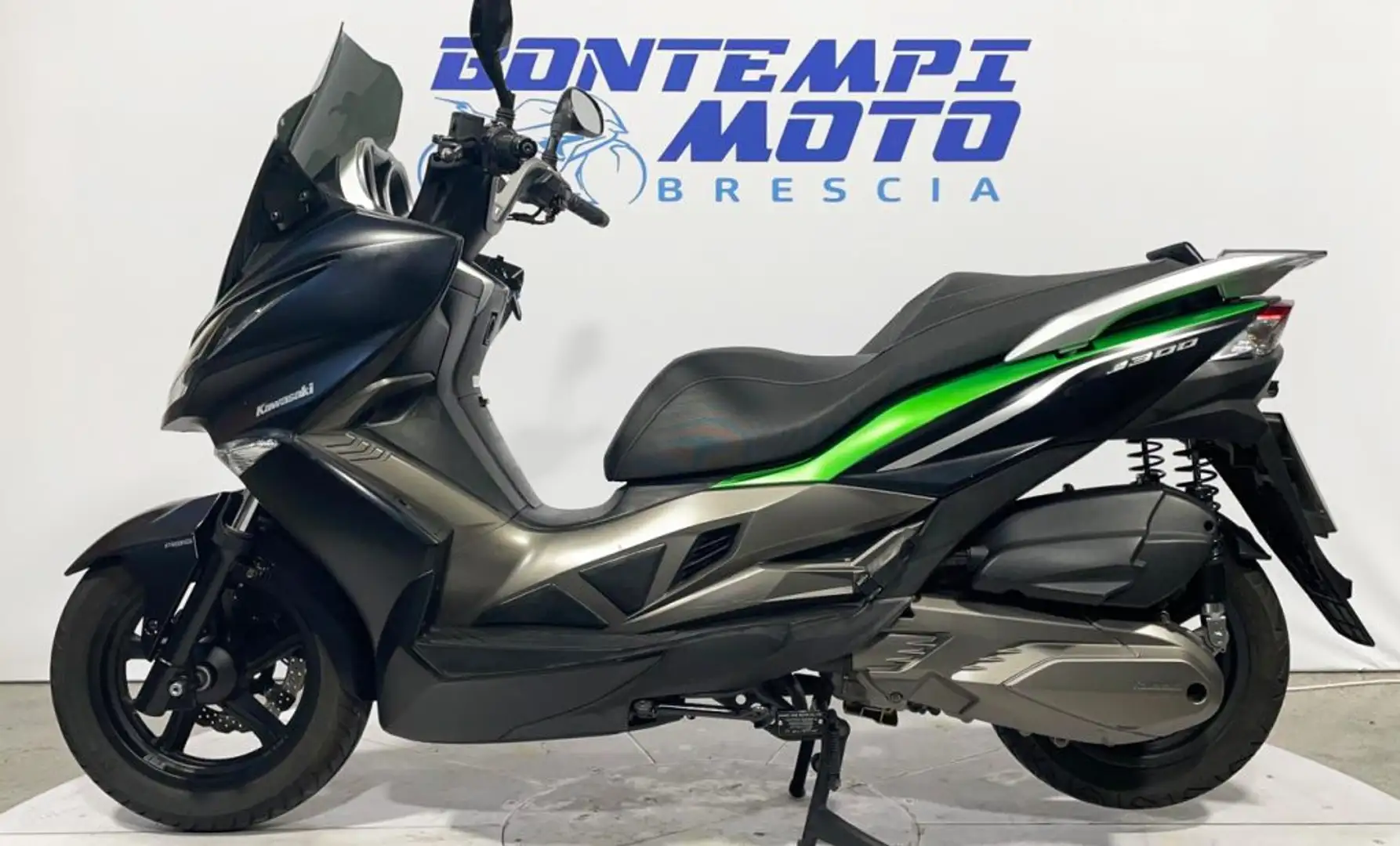 Kawasaki J300 2016 Чёрный - 2